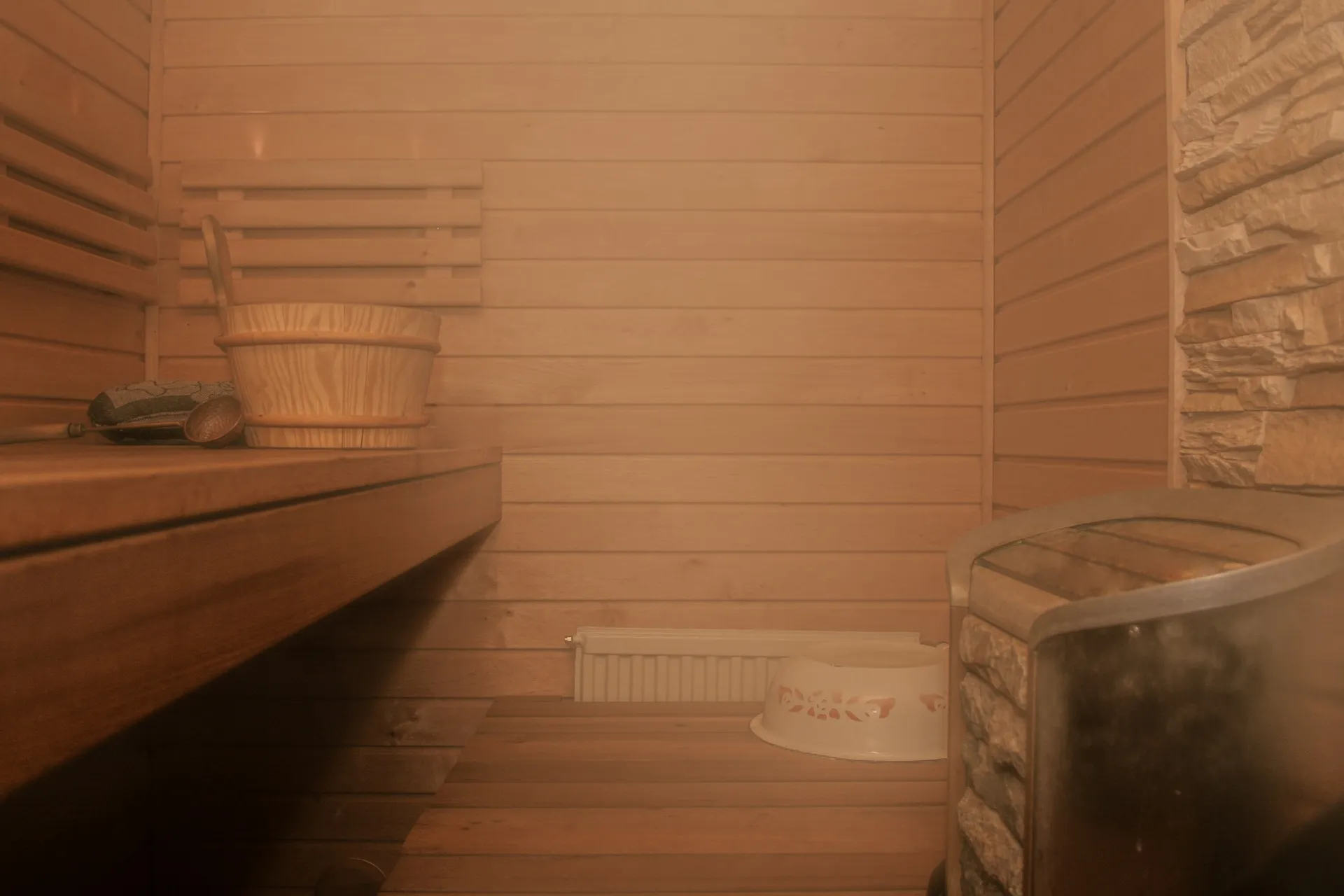 Steam Sauna is used to cleanse the kidneys. (Caution)